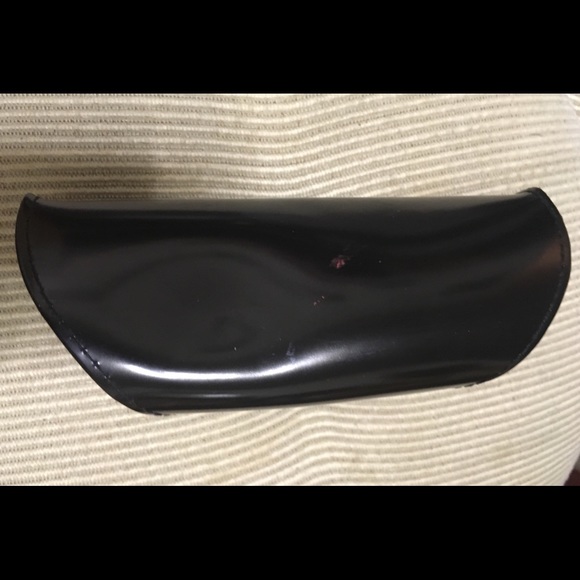 Fendi eyeglass frame with case and dust cloth . - Picture 6 of 6